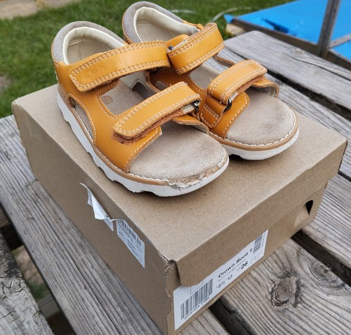 Clarks kids sandals 5 - kids, 8.5