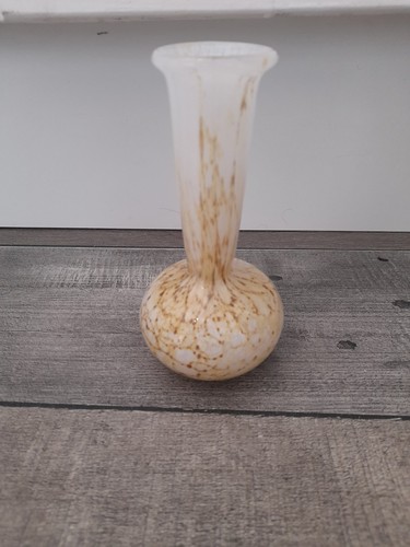 Vintage art glass - art, bud