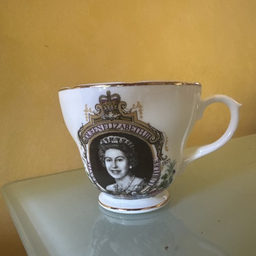 Vintage queen elizabeth - vintage,
