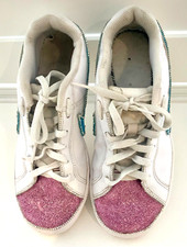 Nike Low top womans fab white