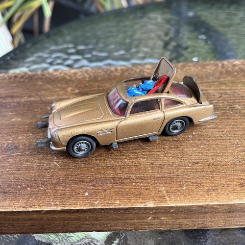Corgi toys 261 aston martin - no:261,