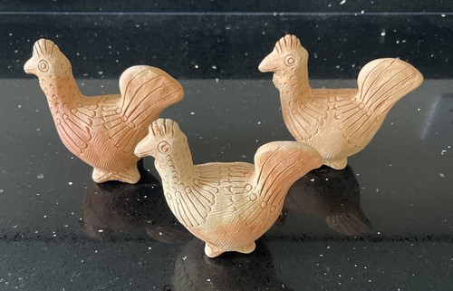 Vintage terracotta chicken - x,