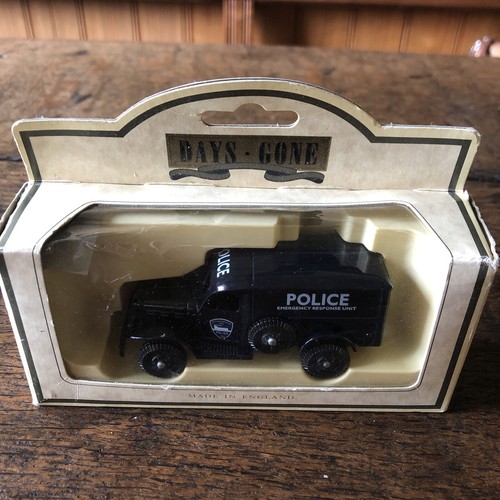 Lledo police van emergency - lledo,