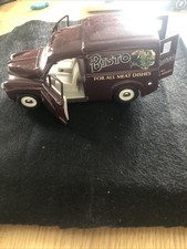 USED / SAICO MORRIS MINOR VAN BISTO  / MAROON/ 1:26 SCALE NEEDS FRONT GRILL /