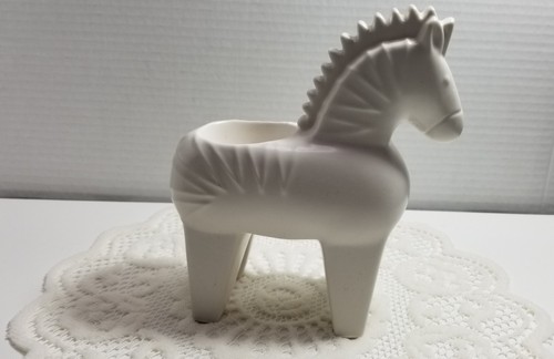 Adler horse white - horse,