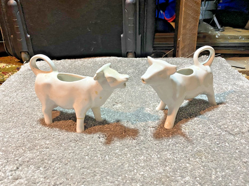 Pair vintage pillivuyt - pair, cow