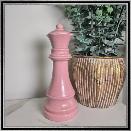 Large pink ceramic queen - queen, chess