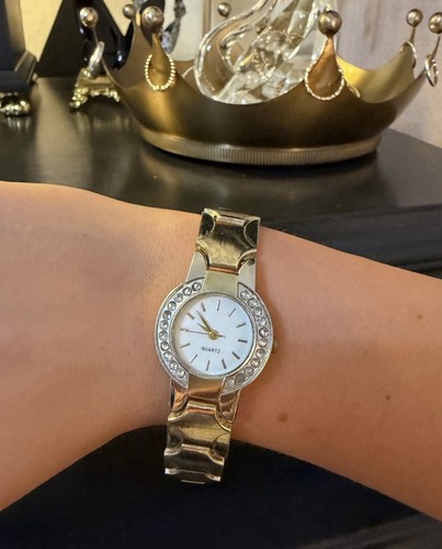 Quartz gold watch - gold, with