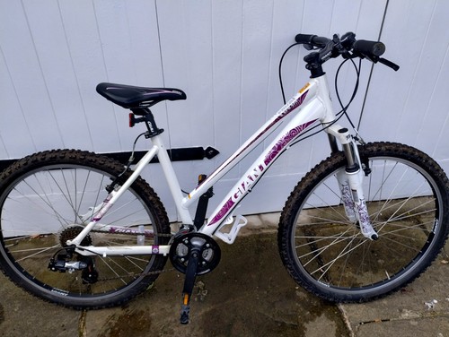 Ladies mountain bike giant - bike,