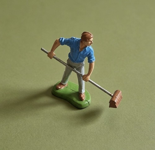 Britains deetail farm - farm, labourer