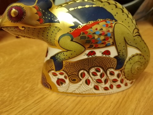 Royal crown derby chameleon - royal,
