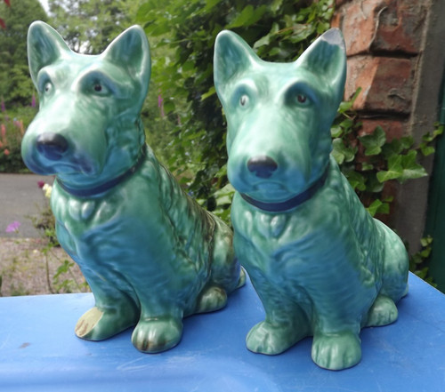 Vintage pair sylvac - sylvac, sitting
