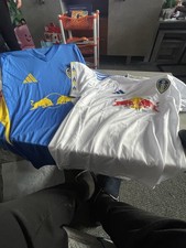 Leeds Kids Full Kits C/w Socks