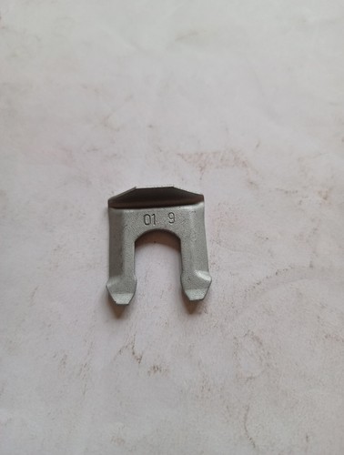 Lotus m100 retaining - m100, clip