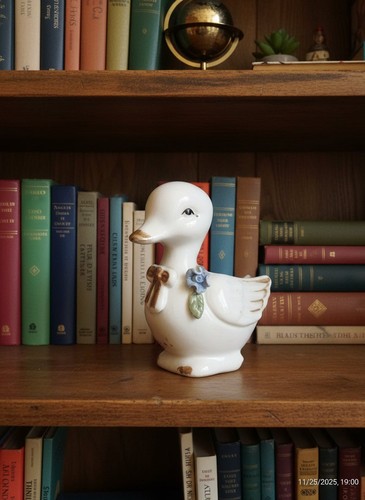 Ceramic duck figurine - , vintage
