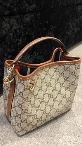 Gucci emblem small bucket - emblem,