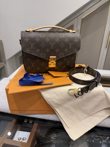 Louis vuitton pochette - louis, metis