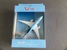Tui boeing 787 - die, cast