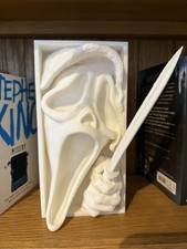 Scream Book Nook