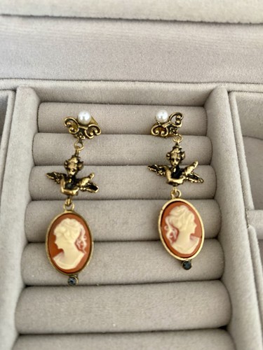 Vintage cameo cherub drop - cherub,