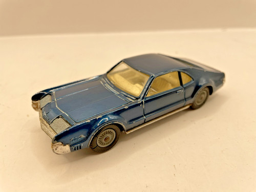Corgi toys oldsmobile tornado - ,
