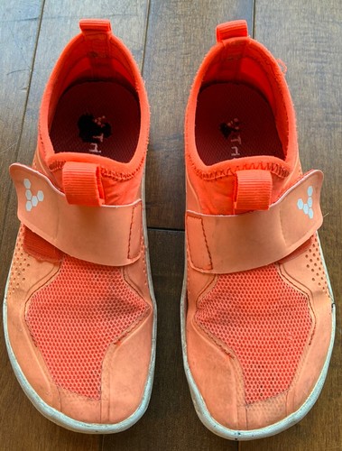 Vivobarefoot size juniors - 32,