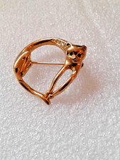 Vintage  Spec Trap cat brooch with crystals