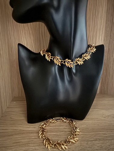 Vintage napier gold tone - gold, leaf