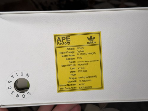 Sample adidas 000 - 10,000, c