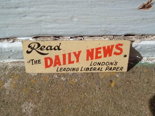 Bassett lowke read the daily - lowke,