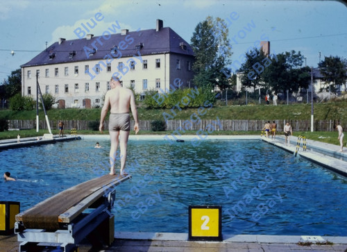 1954 35mm red - border, man