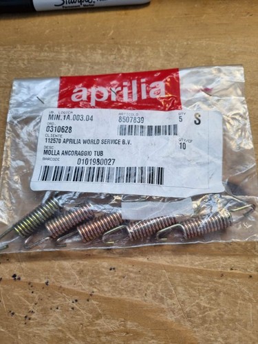 Aprilia exhaust pipe spring - exhaust,