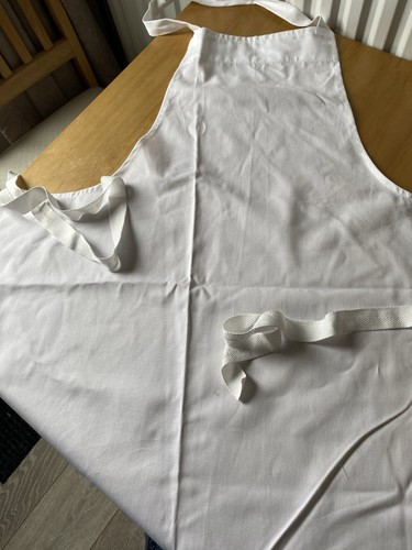 Good quality white cotton bib - good,