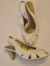 CAPRICE WHITE BLOCK HEEL LEATHER SLING BACK SHOES SIZE 5/38 WALKING ON AIR