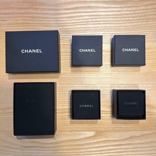 Good condition chanel empty - good,