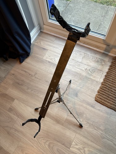 Baritone saxophone stand - saxophone,