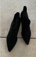 Robert Vianni black, suede heeled boots; in side zip; new heel tips; g.c. Size 5