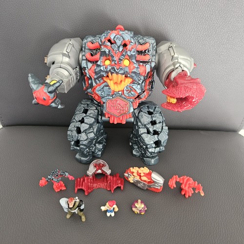 Mighty max blasts - max, magus