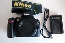 Nikon D40 6.1 MP Digital SLR