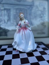 Royal Doulton Tender Moment HN