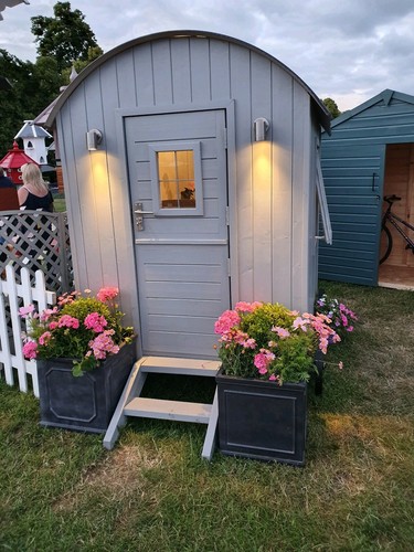 Shepherds hut luxurious - shepherds, office