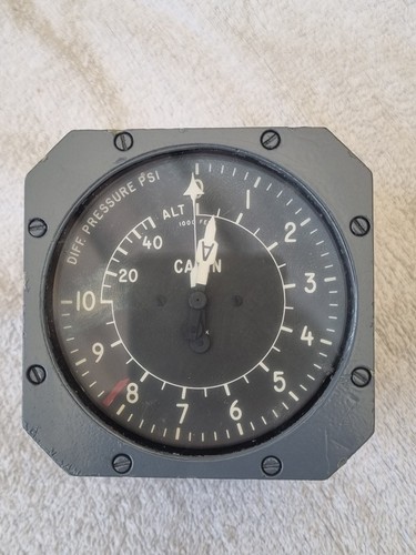 Aircraft cabin altimeter - ,