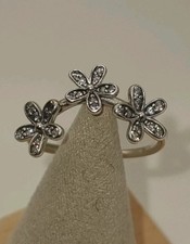 Pandora Dazzling Daisies Ring