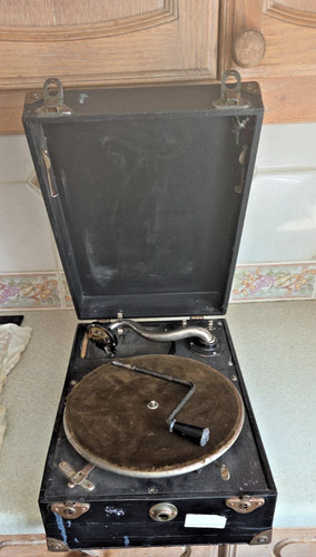 Vintage portable black - portable, cased