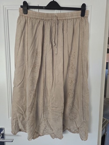 Petals boho beige - petals,