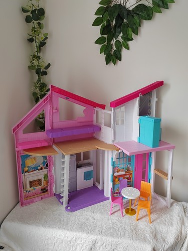 Barbie story house dollhouse - 2,