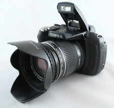 Fuji FinePix D-SLR style HS10