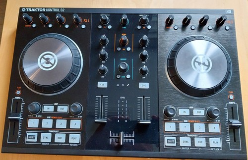 Traktor kontrol dj - s2,