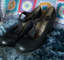 Women’s Fly London T Bar