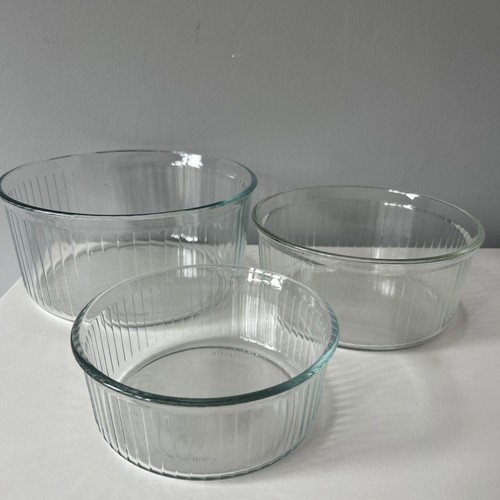 Pyrex glass soufflé dishes